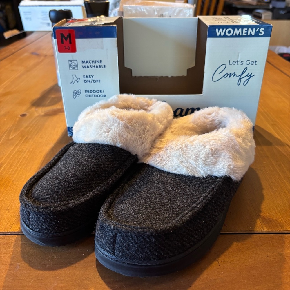 Dearfoams womens memory foam slip on cozy house shoes slippers black M(7-8)